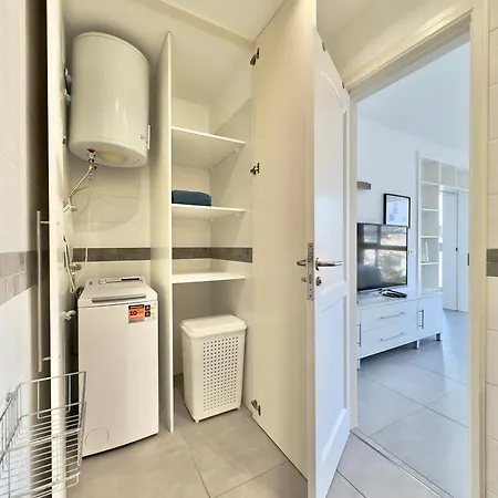 Skyline Bel Air Apartment *