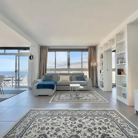 Skyline Bel Air Apartment