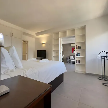 Skyline Bel Air Apartment